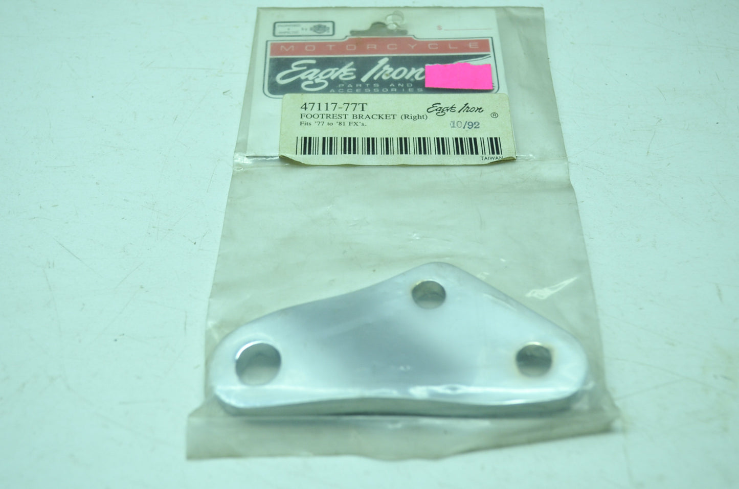 OEM Harley-Davidson 47117-77T Right Footrest Bracket NOS