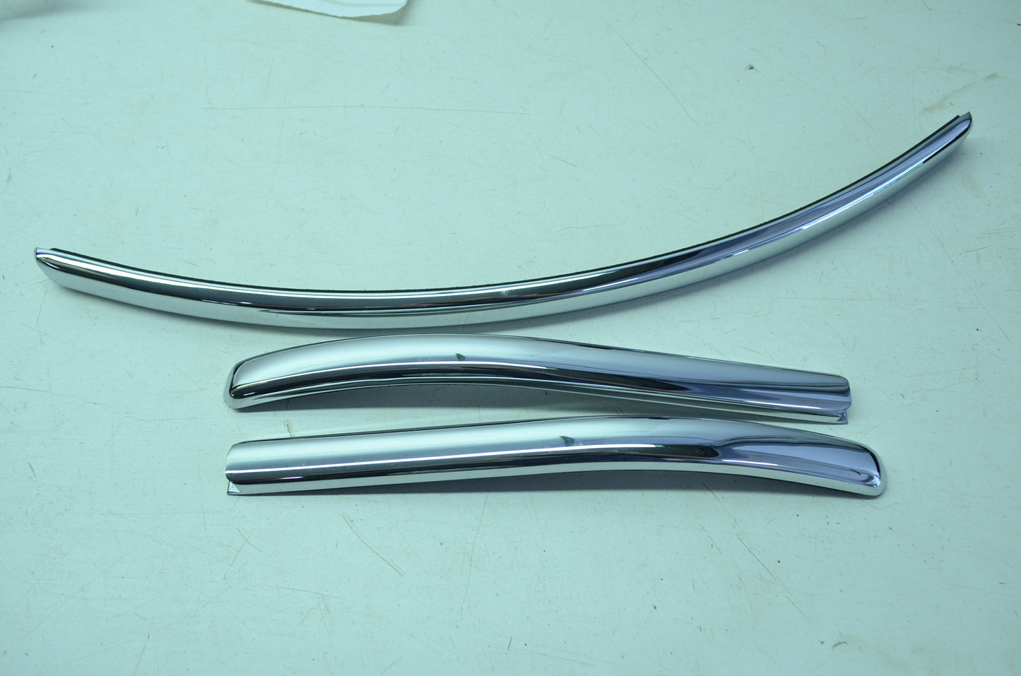 OEM Harley-Davidson 58310-95 Plain Chrome Windshield Trim NOS