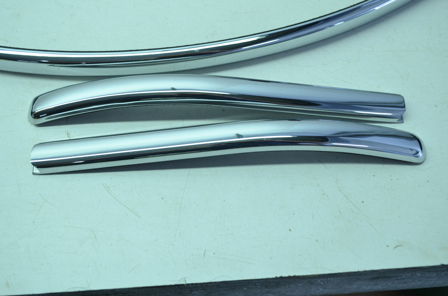 OEM Harley-Davidson 58310-95 Plain Chrome Windshield Trim NOS
