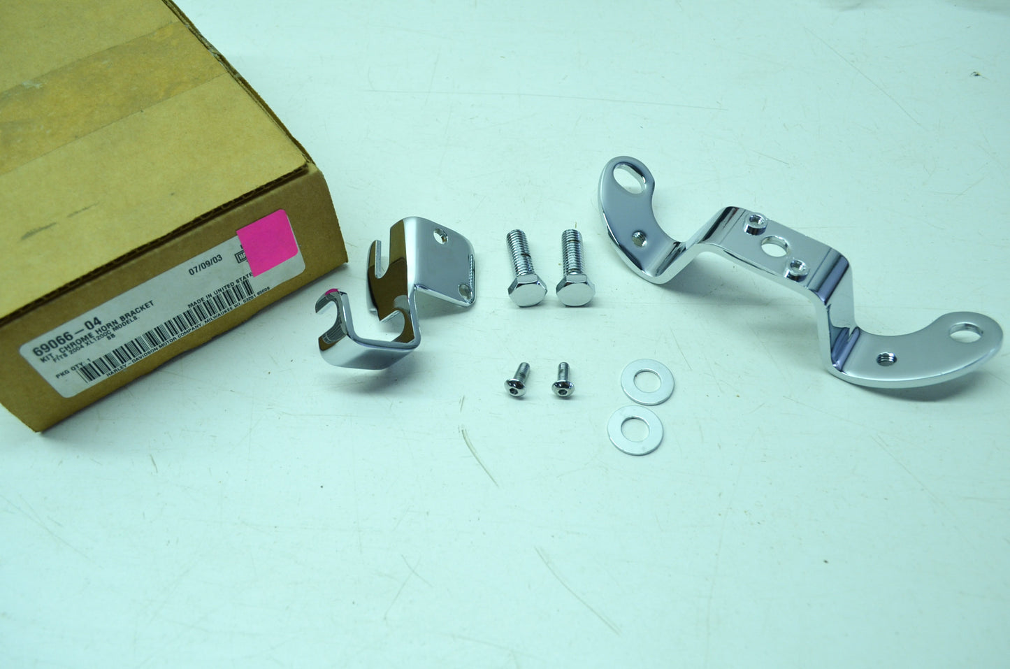 NEW OEM Harley-Davidson Horn Bracket 69066-04 NOS