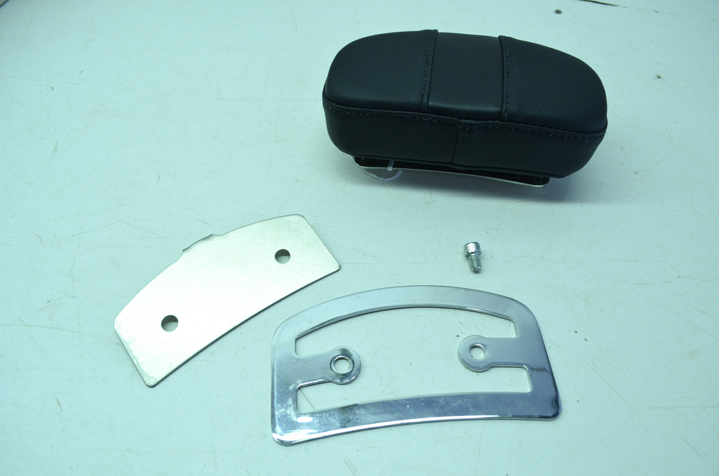 NEW OEM Harley-Davidson Short Backrest Pad Kit 52670-96 NOS