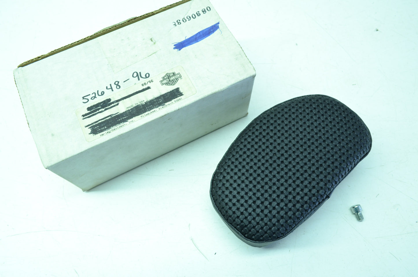 NEW OEM Harley Davidson Short Rail Backrest Pad 52648-96 NOS