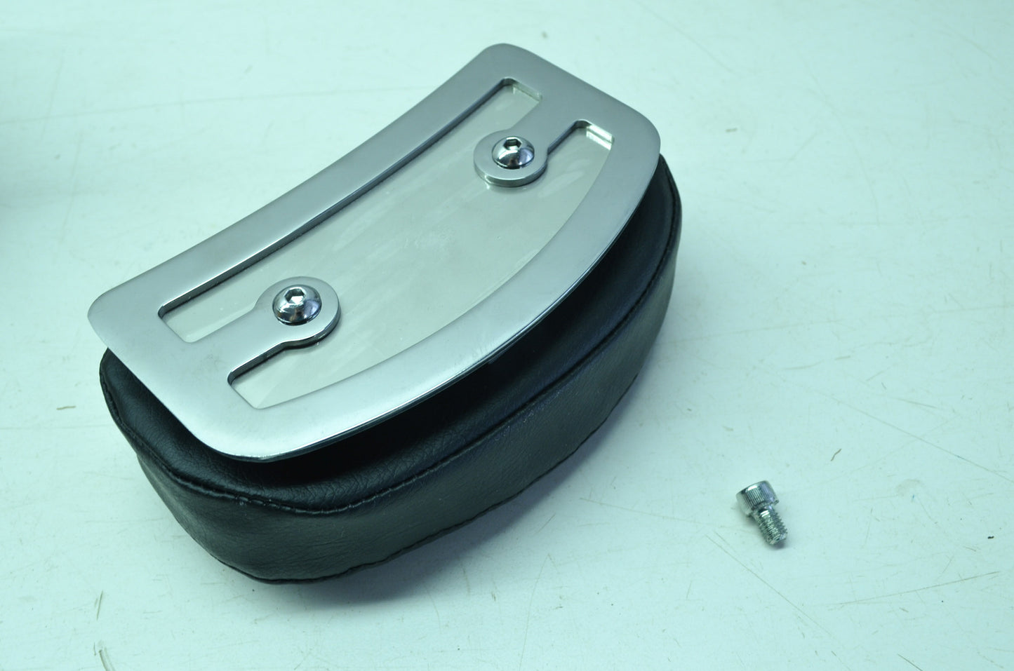 NEW OEM Harley Davidson Short Rail Backrest Pad 52648-96 NOS