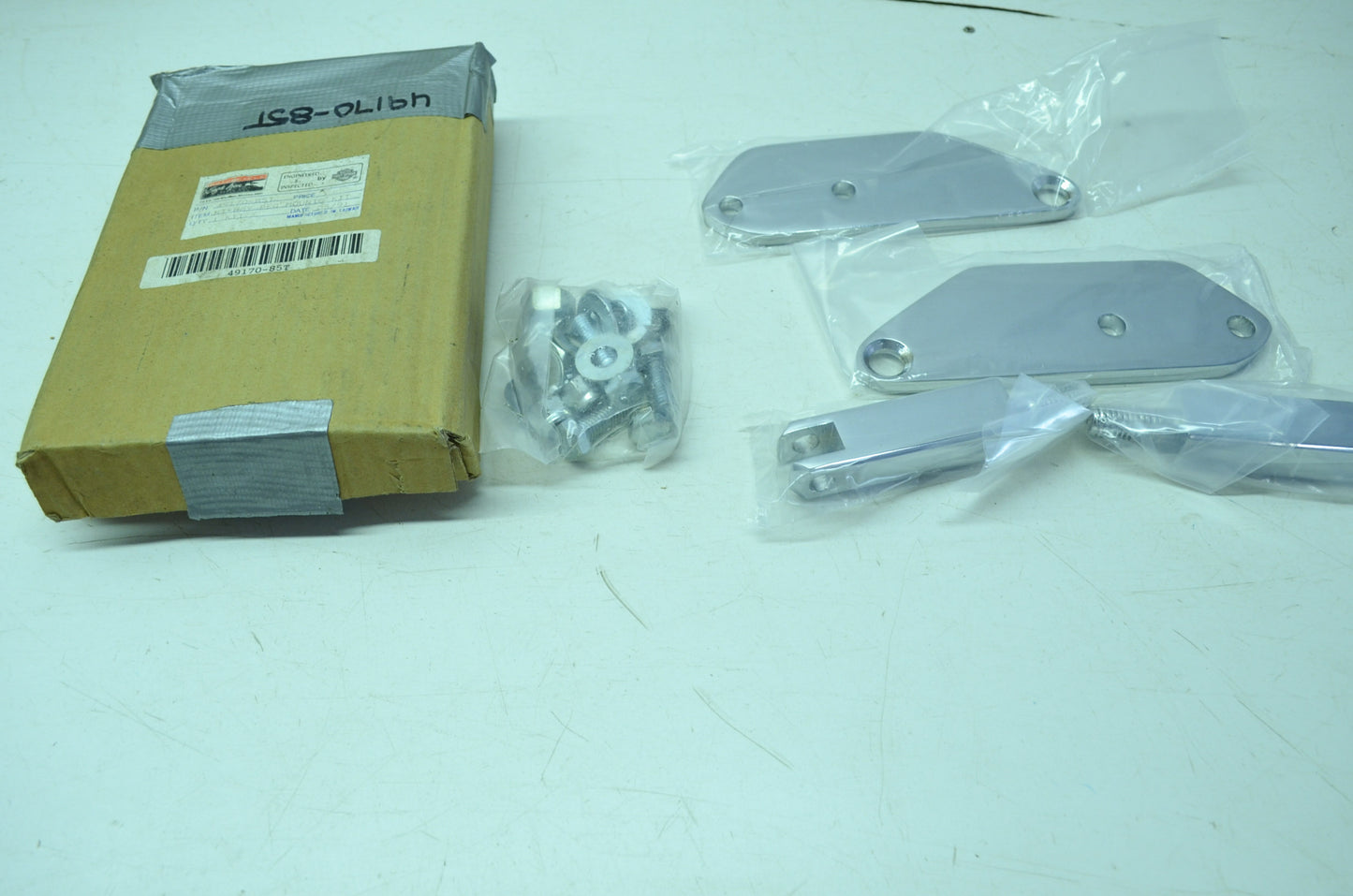 OEM Harley-Davidson 49170-85T Hi-Way Peg Mounting Kit NOS