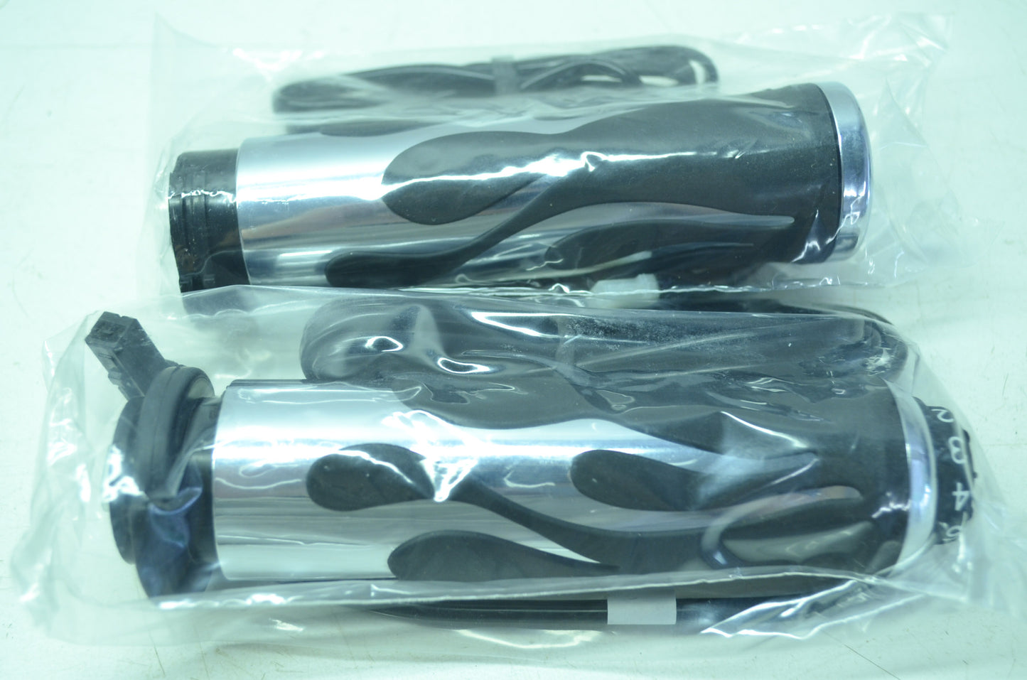 OEM Harley-Davidson 56047-03 Flames Heated Grip Kit NOS