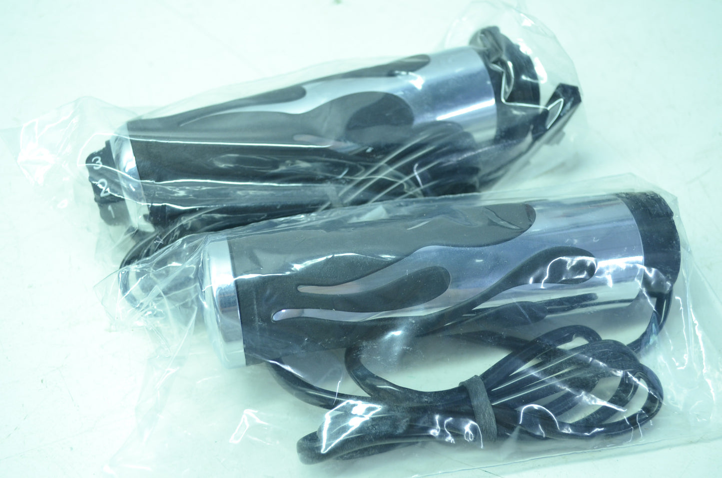 OEM Harley-Davidson 56047-03 Flames Heated Grip Kit NOS