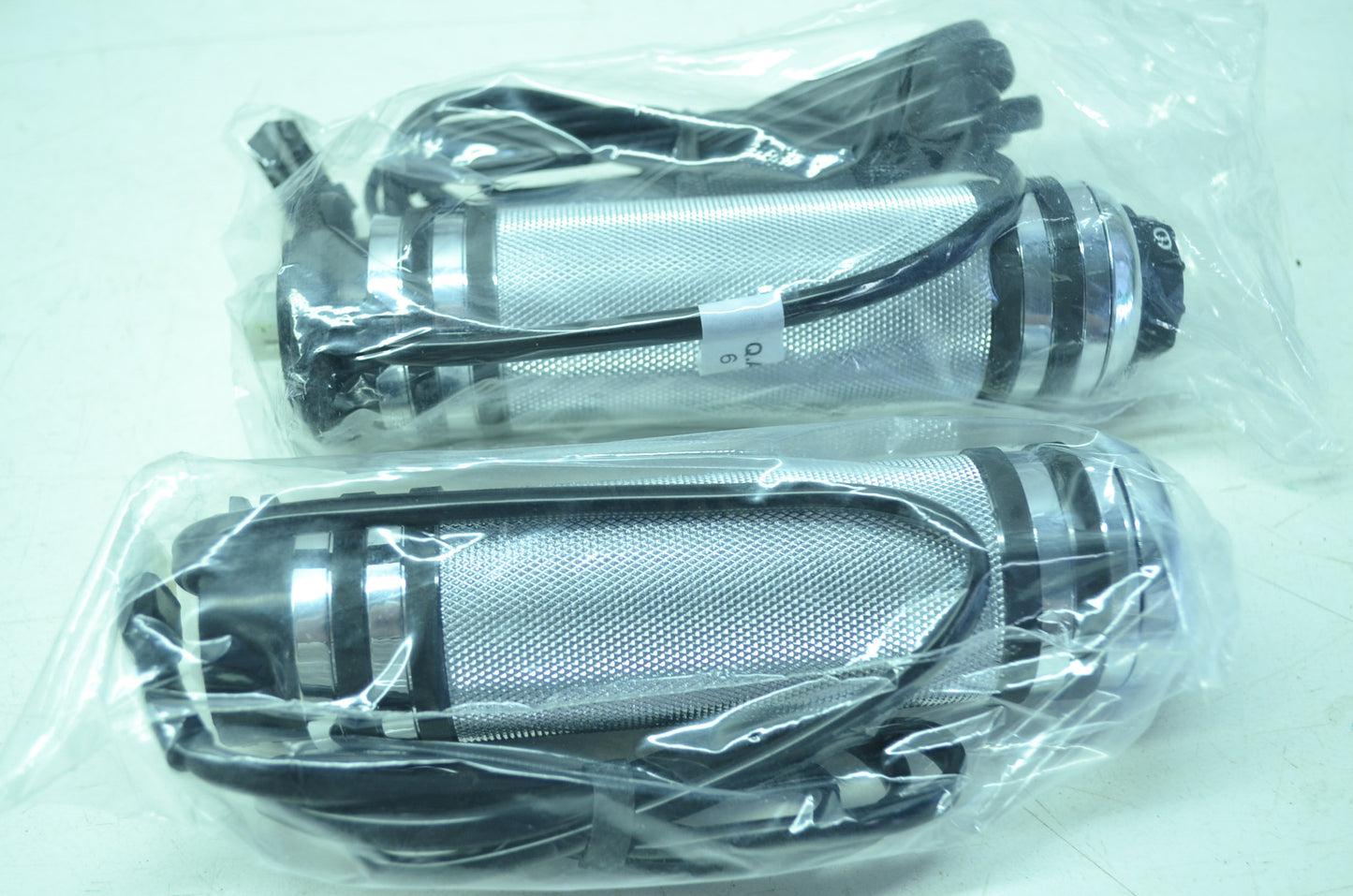 NEW OEM Harley Davidson Heat Hand Grip Kit Billet Narrow Style 56822-03 NOS