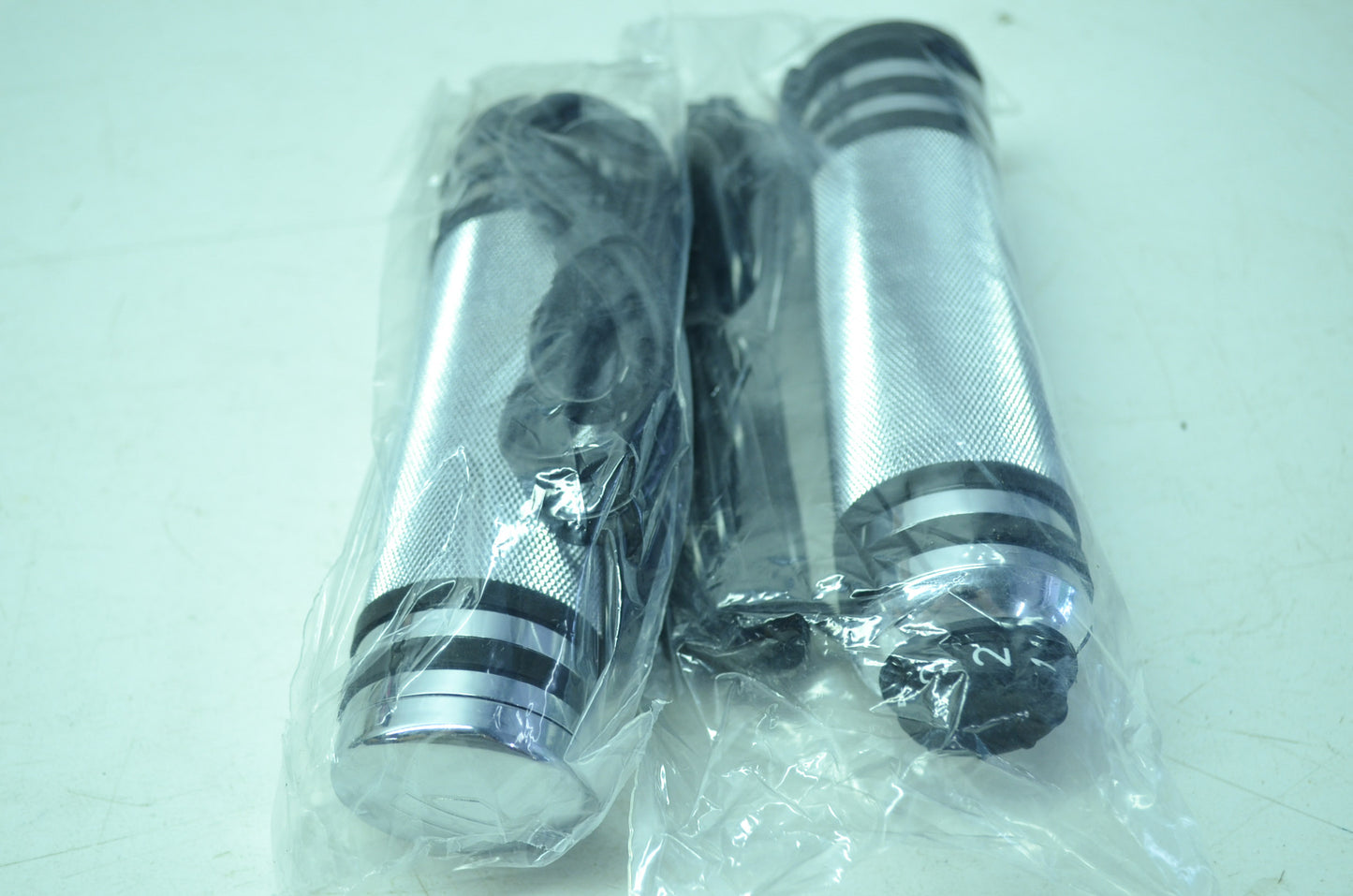 NEW OEM Harley Davidson Heat Hand Grip Kit Billet Narrow Style 56822-03 NOS