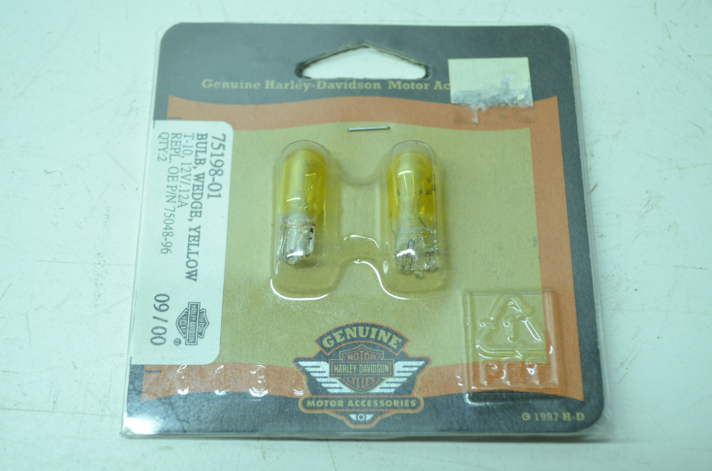 OEM Harley-Davidson 75195-01 Yellow Trade Bulb #1815 NOS