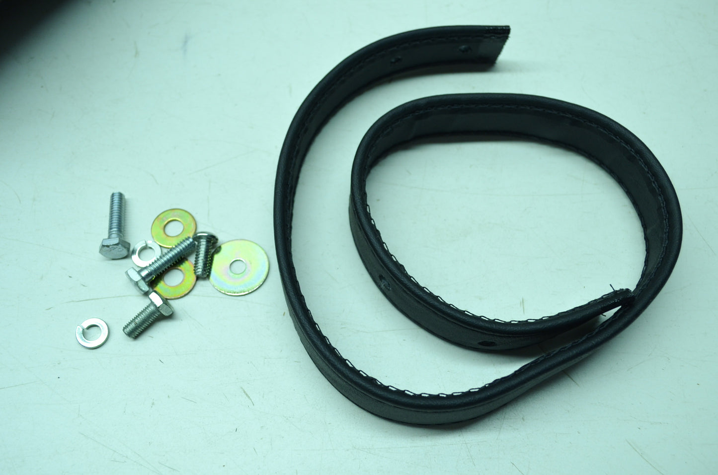 OEM Harley-Davidson 52664-96 Passenger Seat Kit NOS