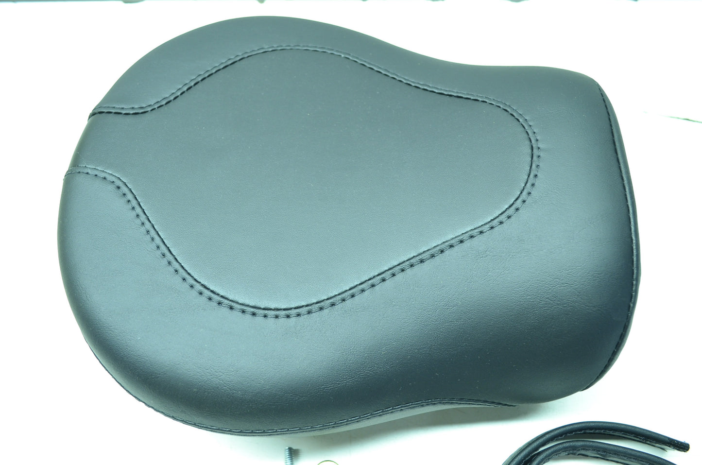 OEM Harley-Davidson 52664-96 Passenger Seat Kit NOS