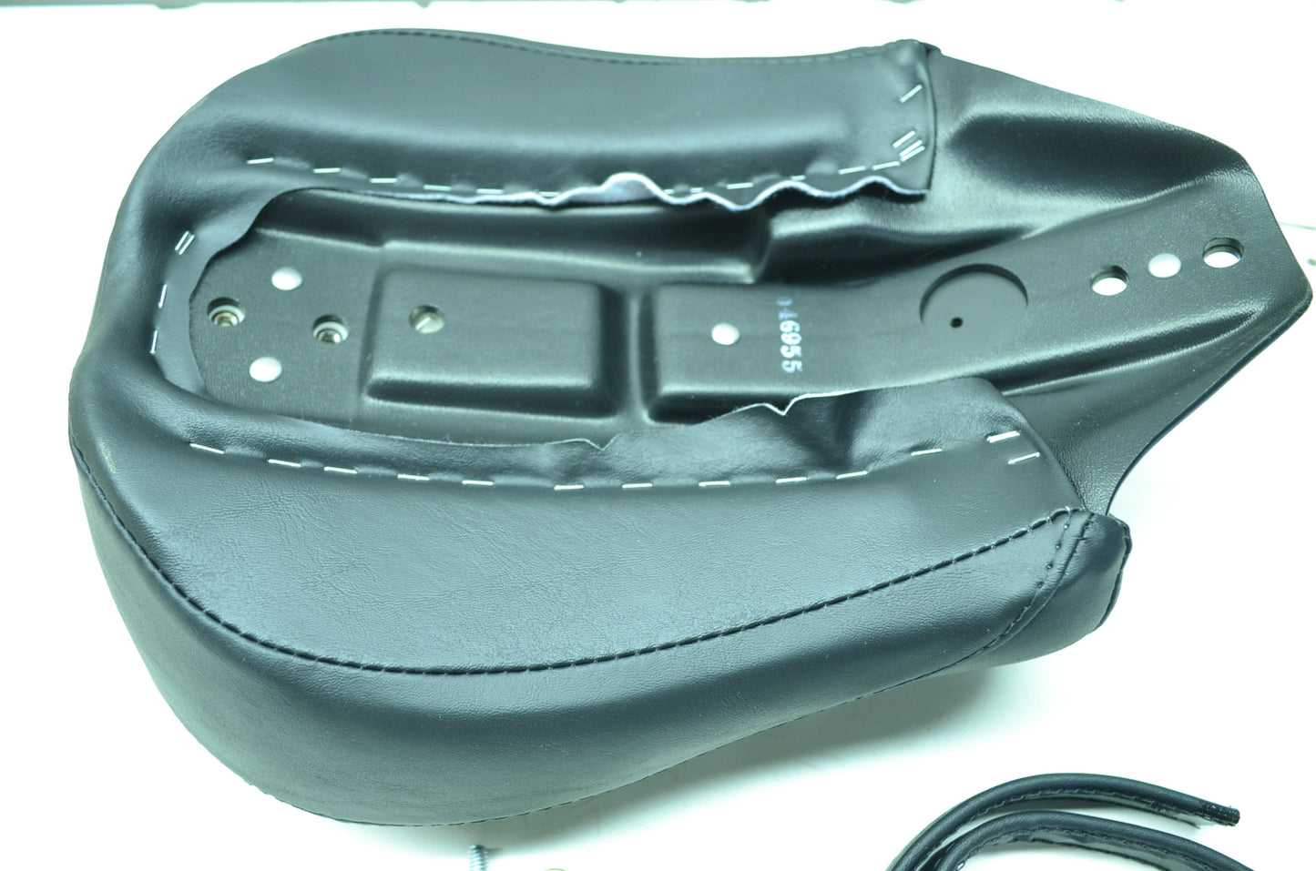OEM Harley-Davidson 52664-96 Passenger Seat Kit NOS