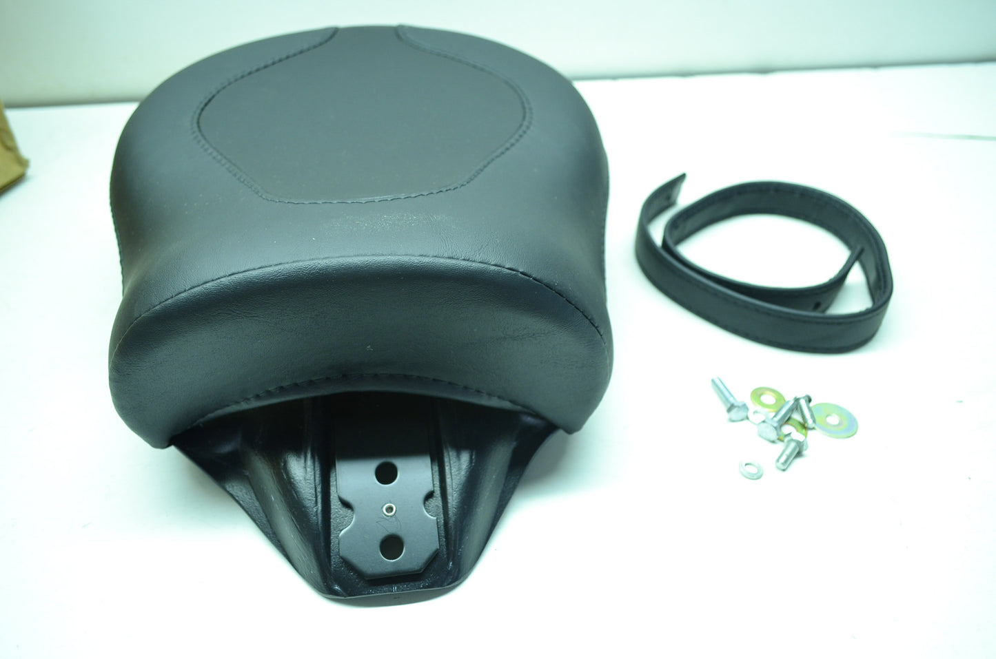 OEM Harley-Davidson 52664-96 Passenger Seat Kit NOS