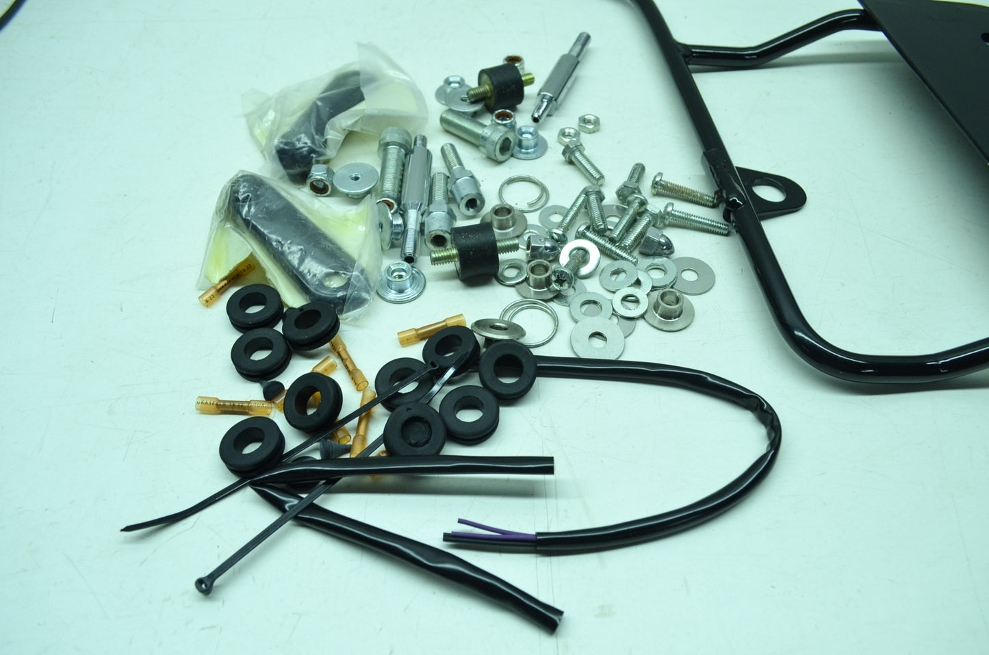 NEW OEM Harley Davidson Saddlebag Mount Relocation Kit 84-99 Softail 68396-95 NO