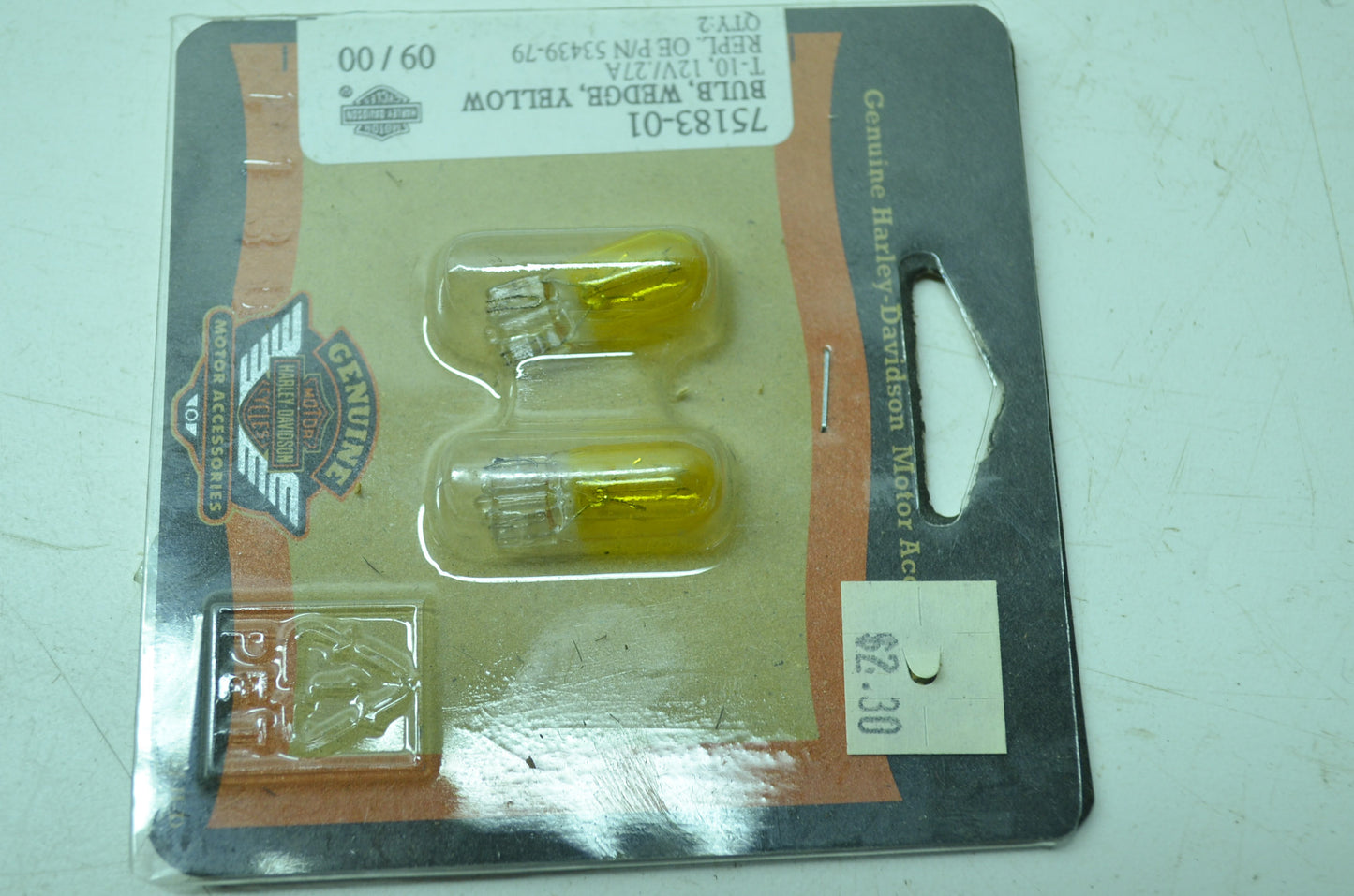 OEM Harley-Davidson 75183-01 Bulb Type T-3 1/4 #194 Yellow NOS