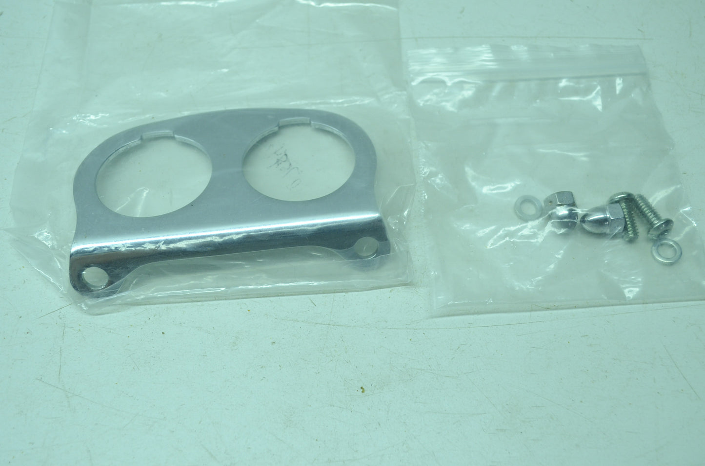 OEM Harley-Davidson 67485-04 Dual Gauge Bracket Kit 1.5" NOS