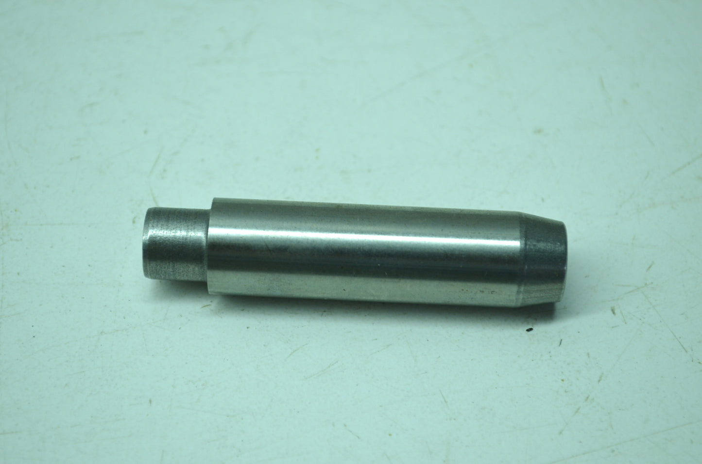 OEM Harley-Davidson 18112-92 Valve Guide NOS
