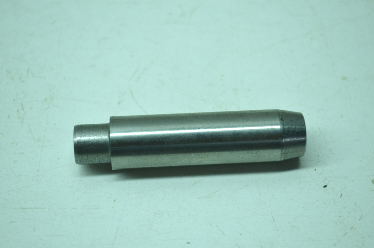 OEM Harley-Davidson 18112-92 Valve Guide NOS
