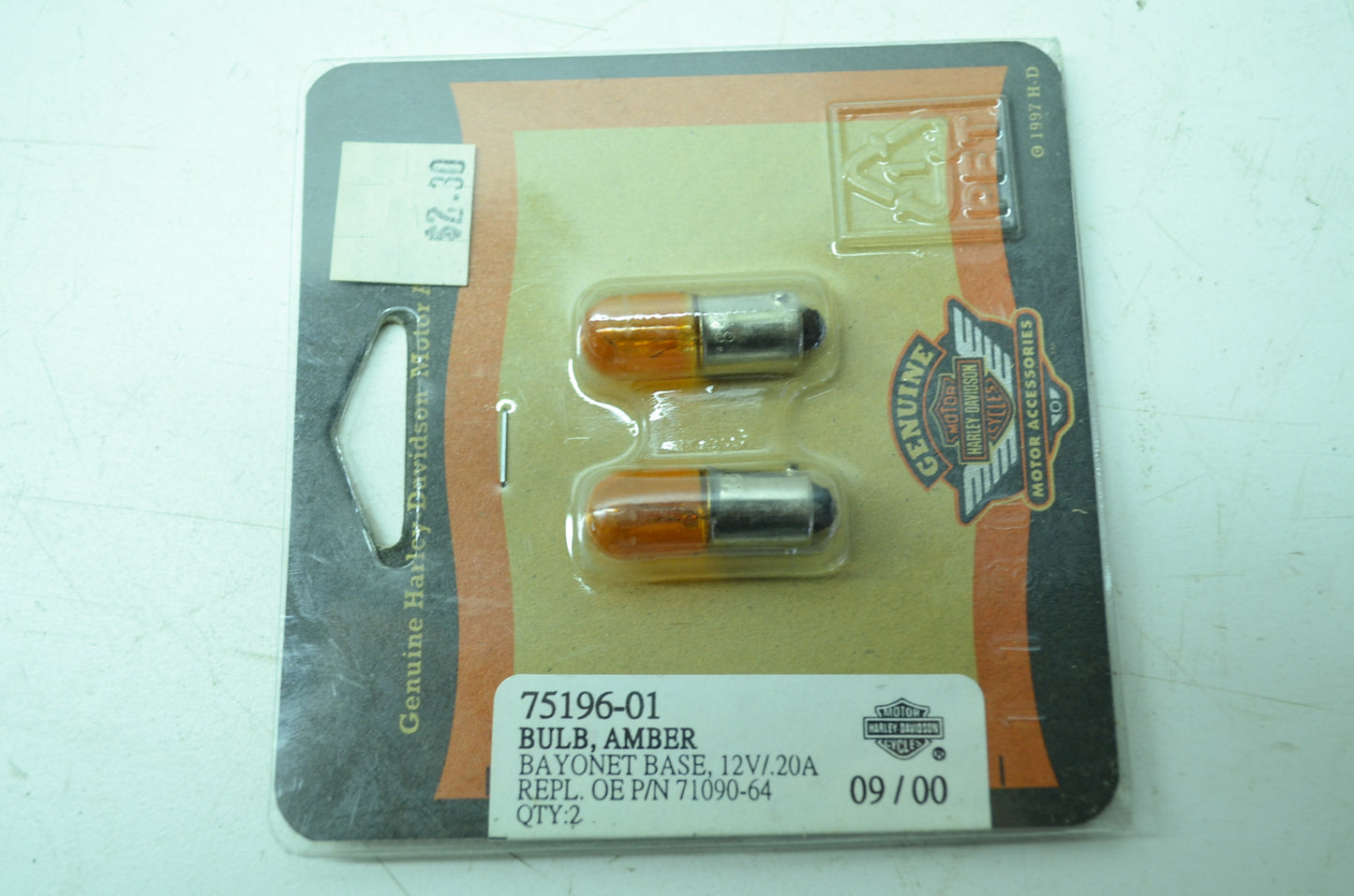 OEM Harley-Davidson 75196-01 Amber Trade Bulb #1815 NOS