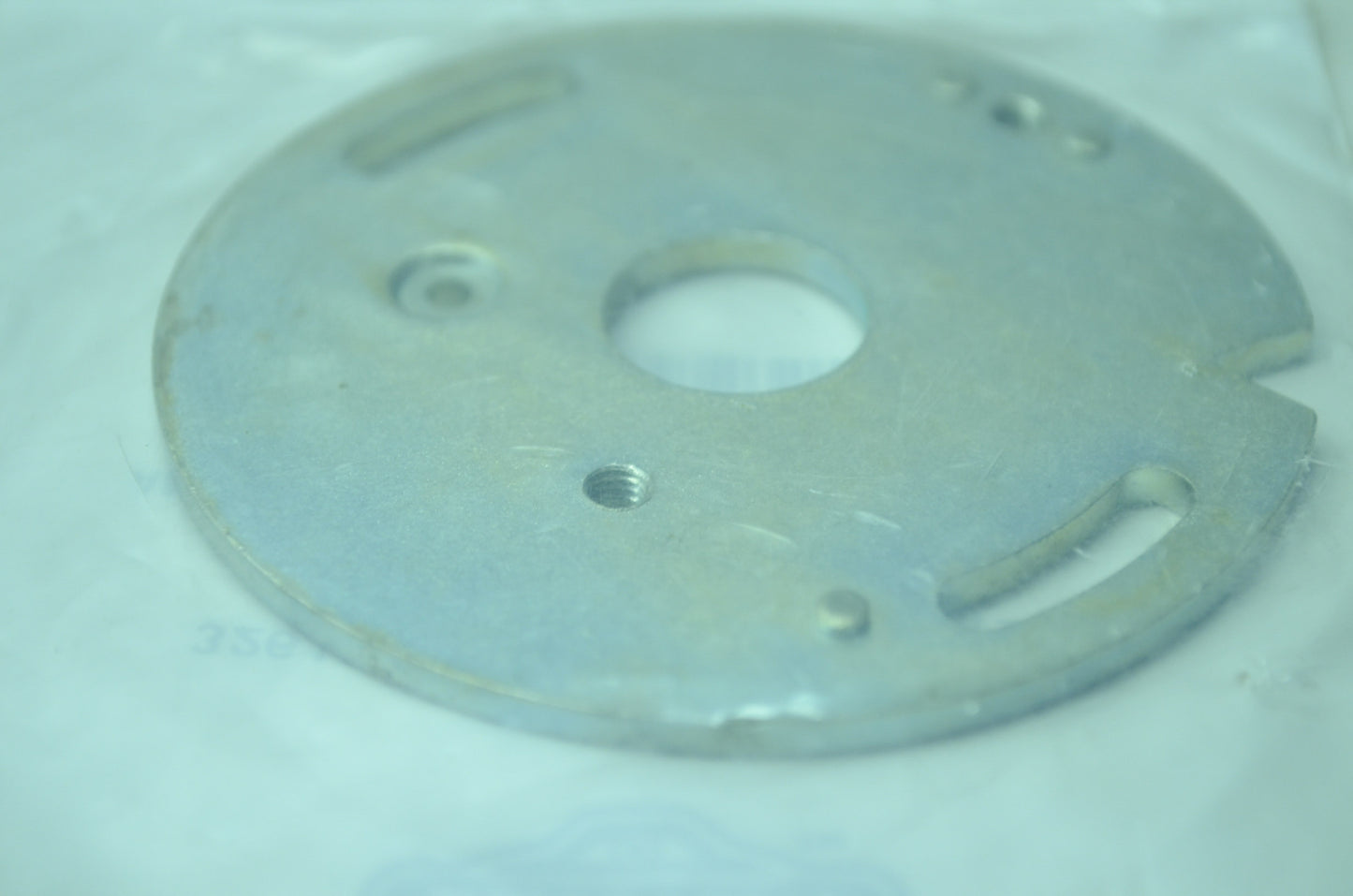 OEM Harley-Davidson 32618-70A Breaker Plate NOS