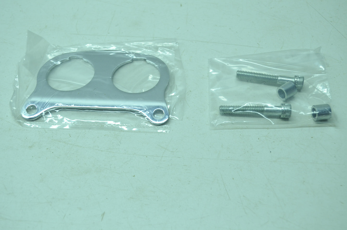 OEM Harley-Davidson 67270-04 Dual Gauge Bracket Kit 1.5" NOS