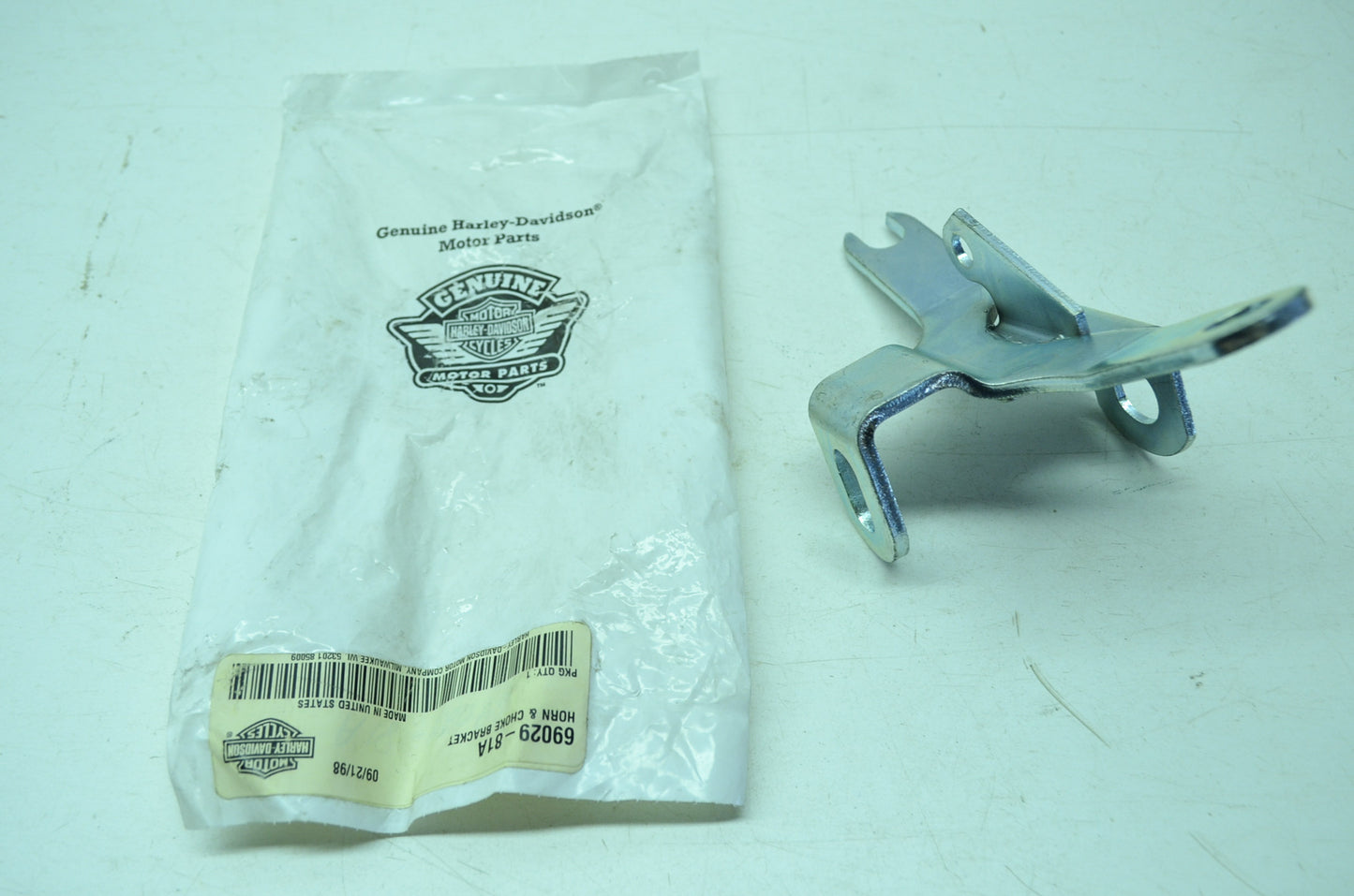 NEW OEM Harley Davidson Horn & Choke Bracket 69029-81A NOS