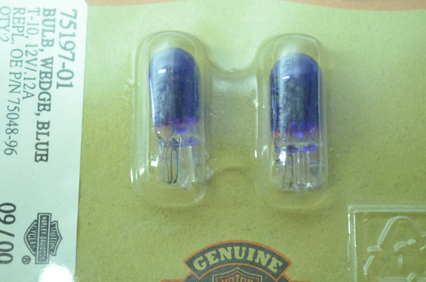 OEM Harley-Davidson 75197-01 Bulb Type T-3 1/4 Blue NOS