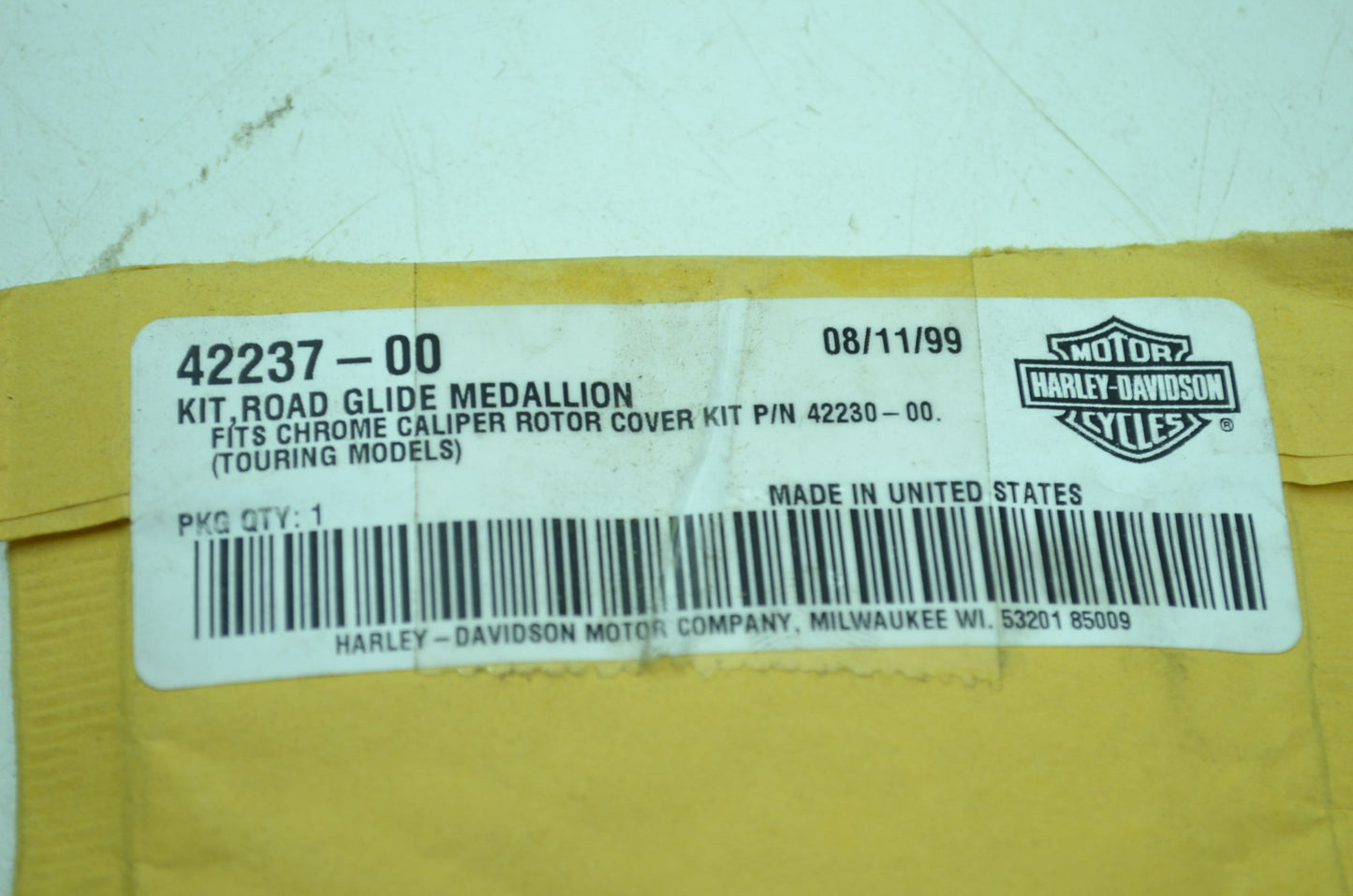 NEW OEM Harley Davidson Road Glide Medallion Kit 42237-00 NOS