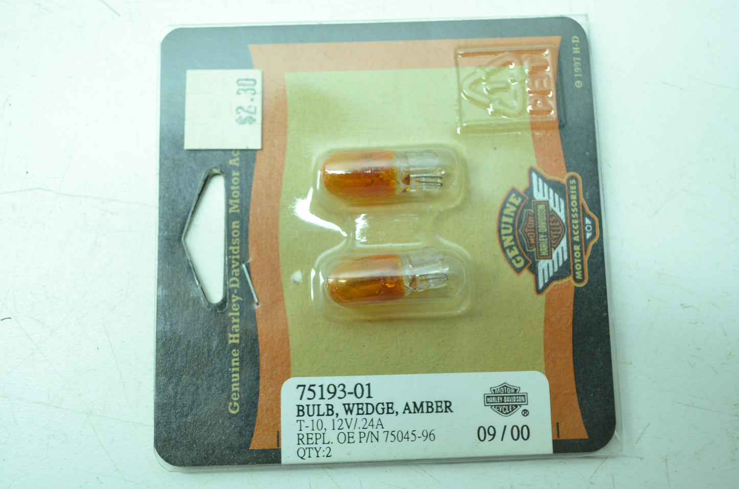 OEM Harley-Davidson 75193-01 Bulb Type T-3 1/4 #158 Amber NOS