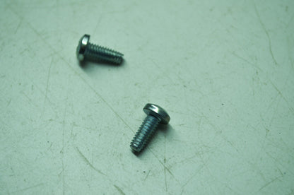 OEM Harley-Davidson 67727-87 Screw Qty 2 NOS