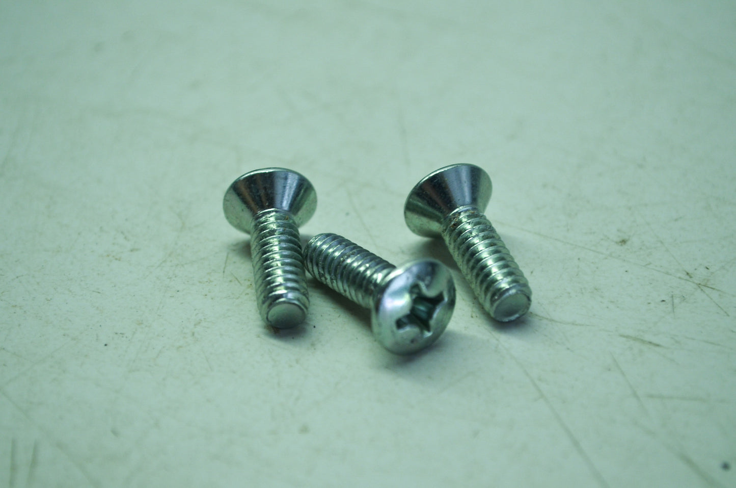 OEM Harley-Davidson 2356 Oval Head Machine Screw Qty 3 NOS