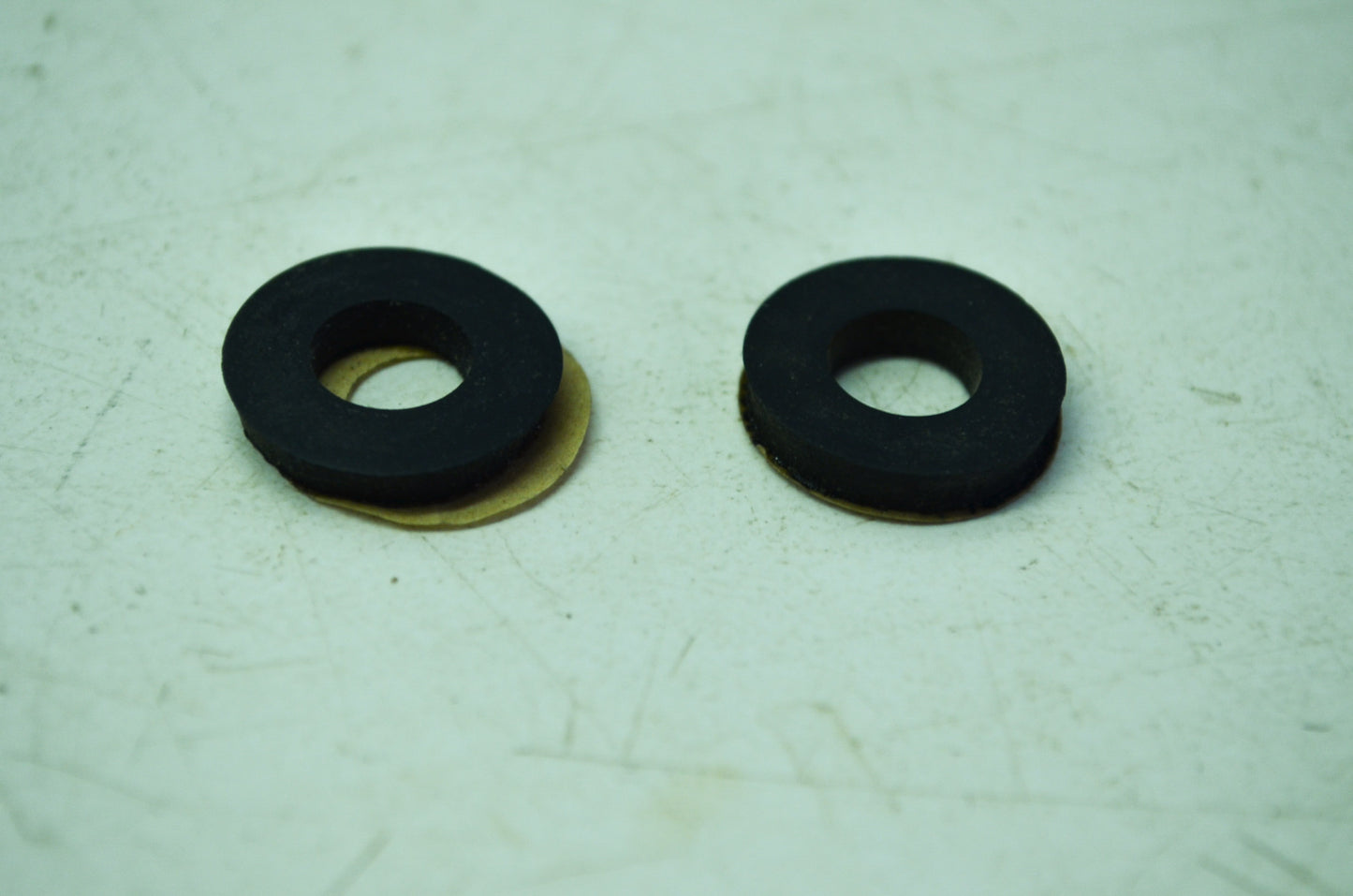 OEM Harley-Davidson 7419 Rubber Washer Qty 2 NOS