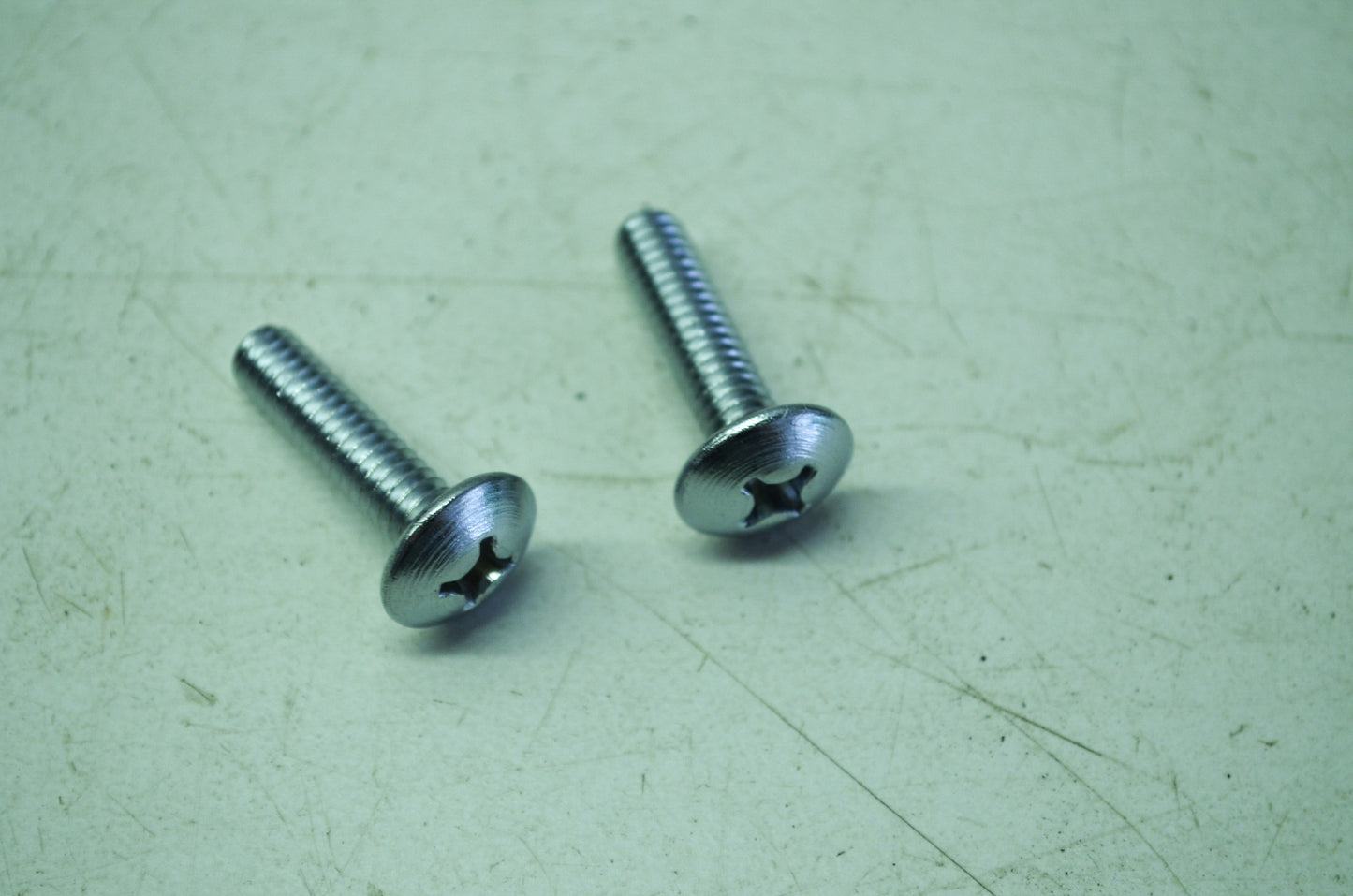 OEM Harley-Davidson 2430 Machine Screw Qty 2 NOS