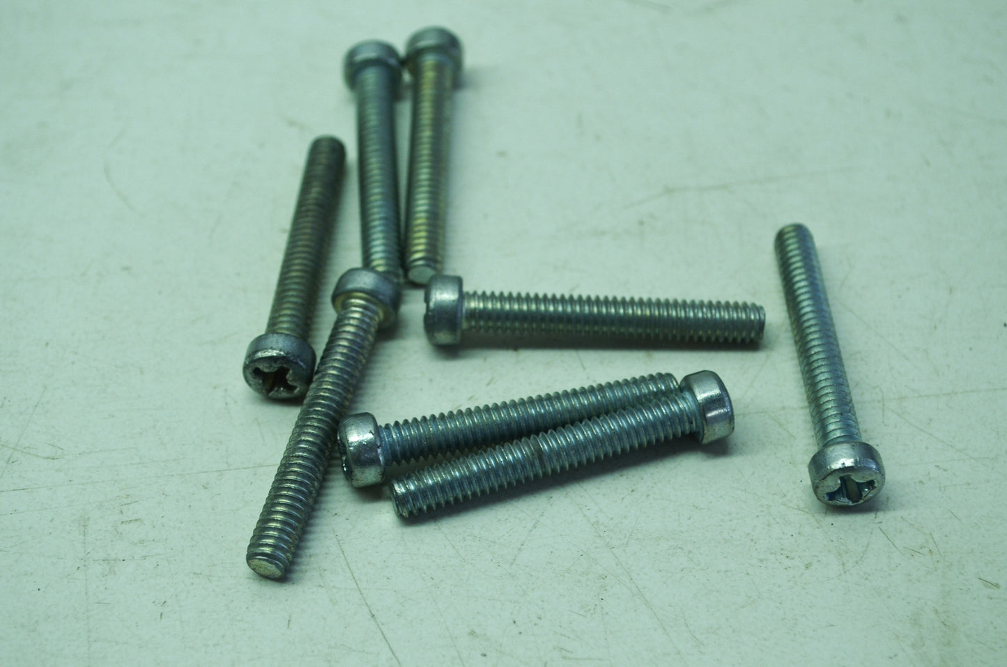 OEM Harley-Davidson 1316W Screw Qty 8 NOS