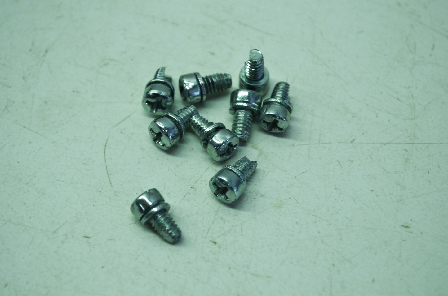 OEM Harley-Davidson 1046 Self Tapping Screw Qty 9 NOS
