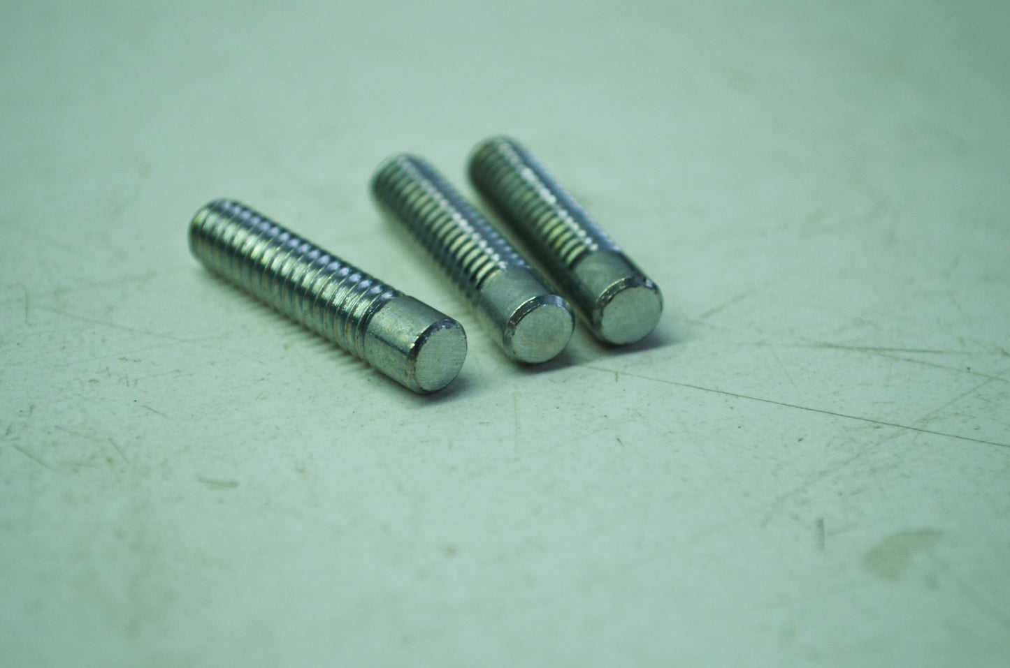 OEM Harley-Davidson 42461-80 Stud Qty 3 NOS