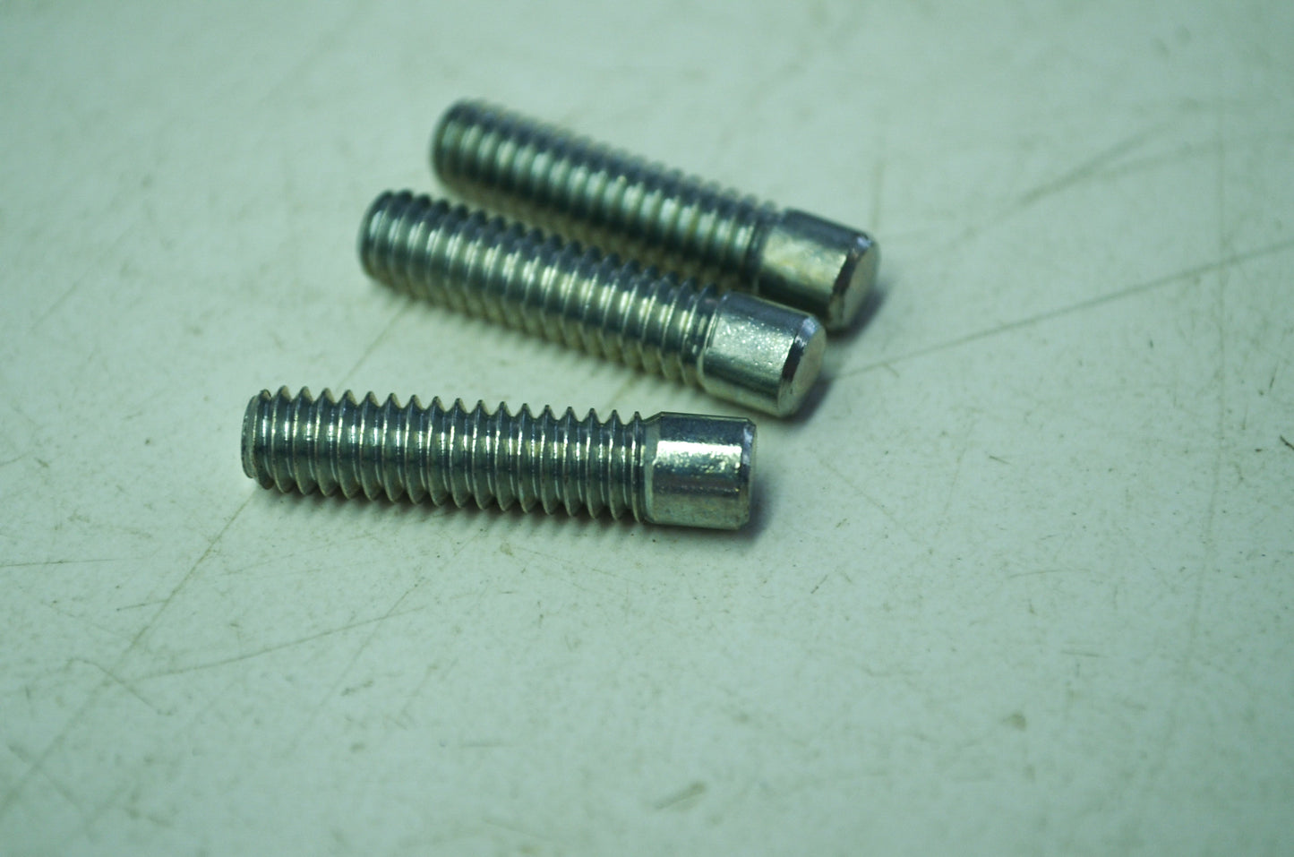 OEM Harley-Davidson 42461-80 Stud Qty 3 NOS