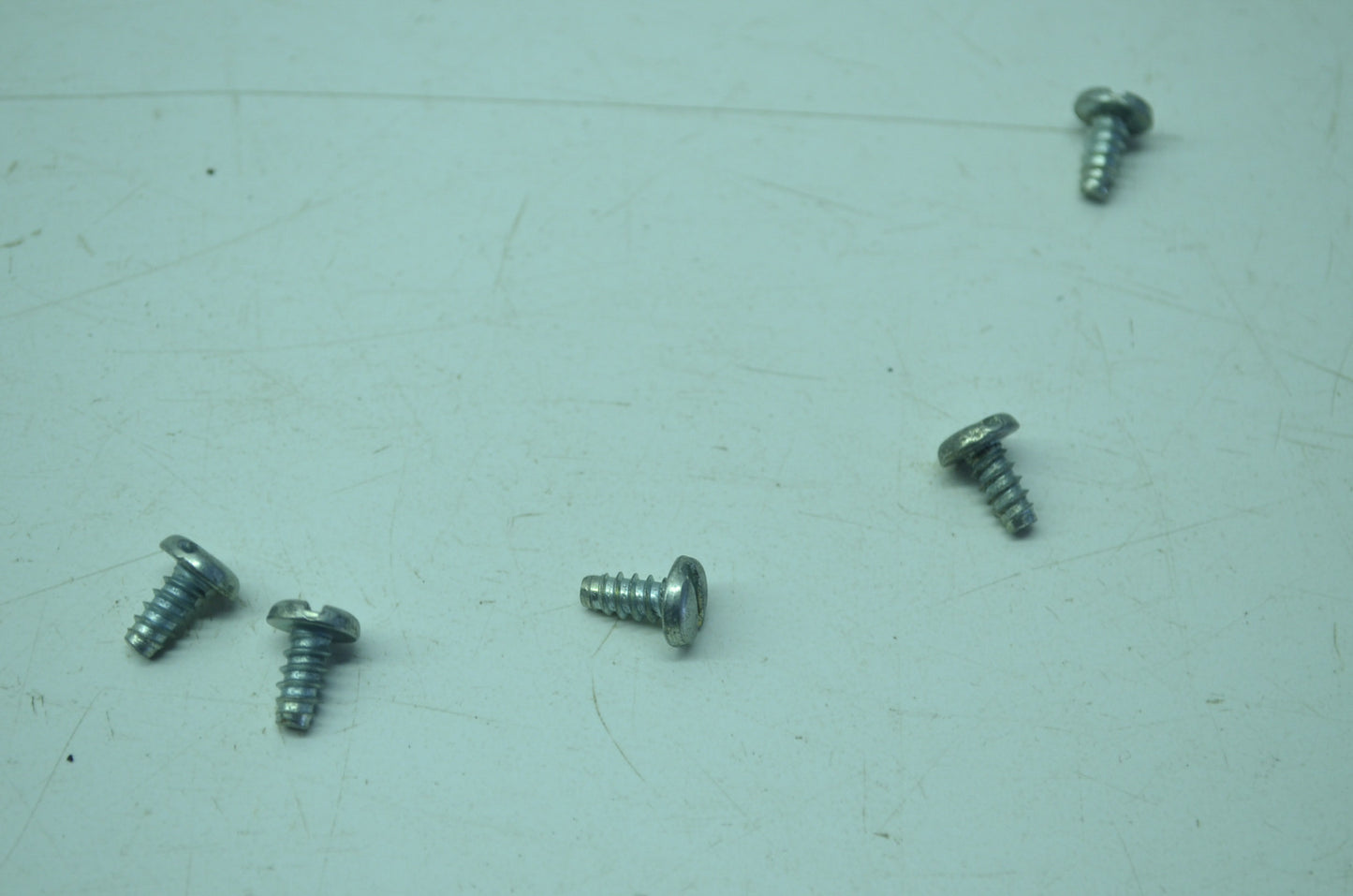 OEM Harley-Davidson 2656W Screw Qty 5 NOS