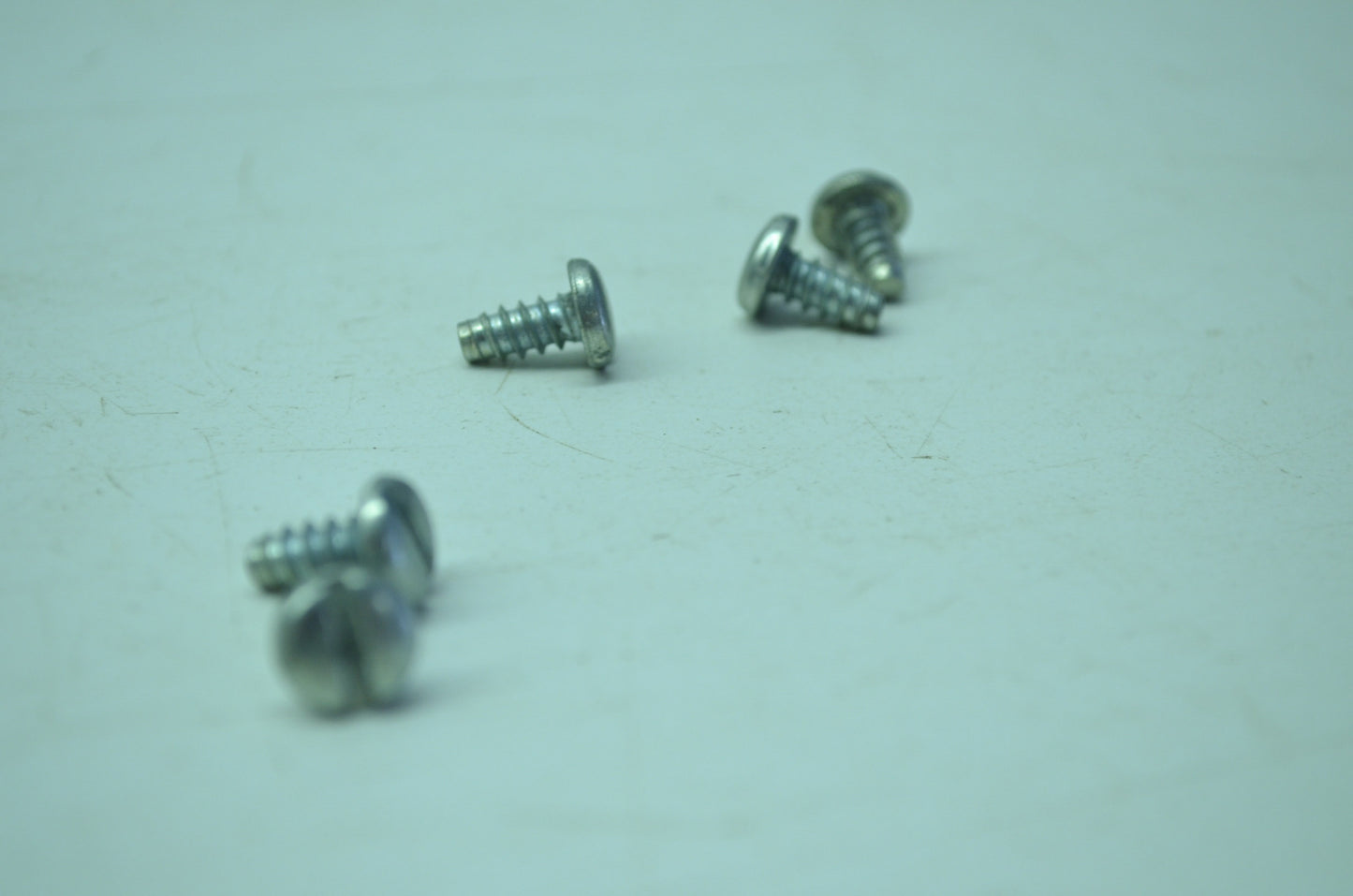 OEM Harley-Davidson 2656W Screw Qty 5 NOS