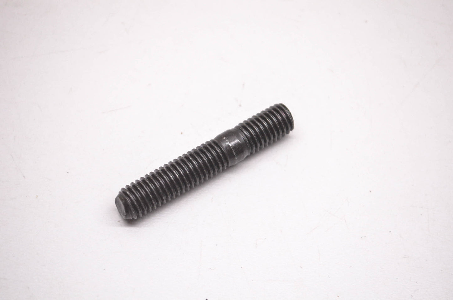 New OEM Kawasaki 92004-1189 Stud NOS