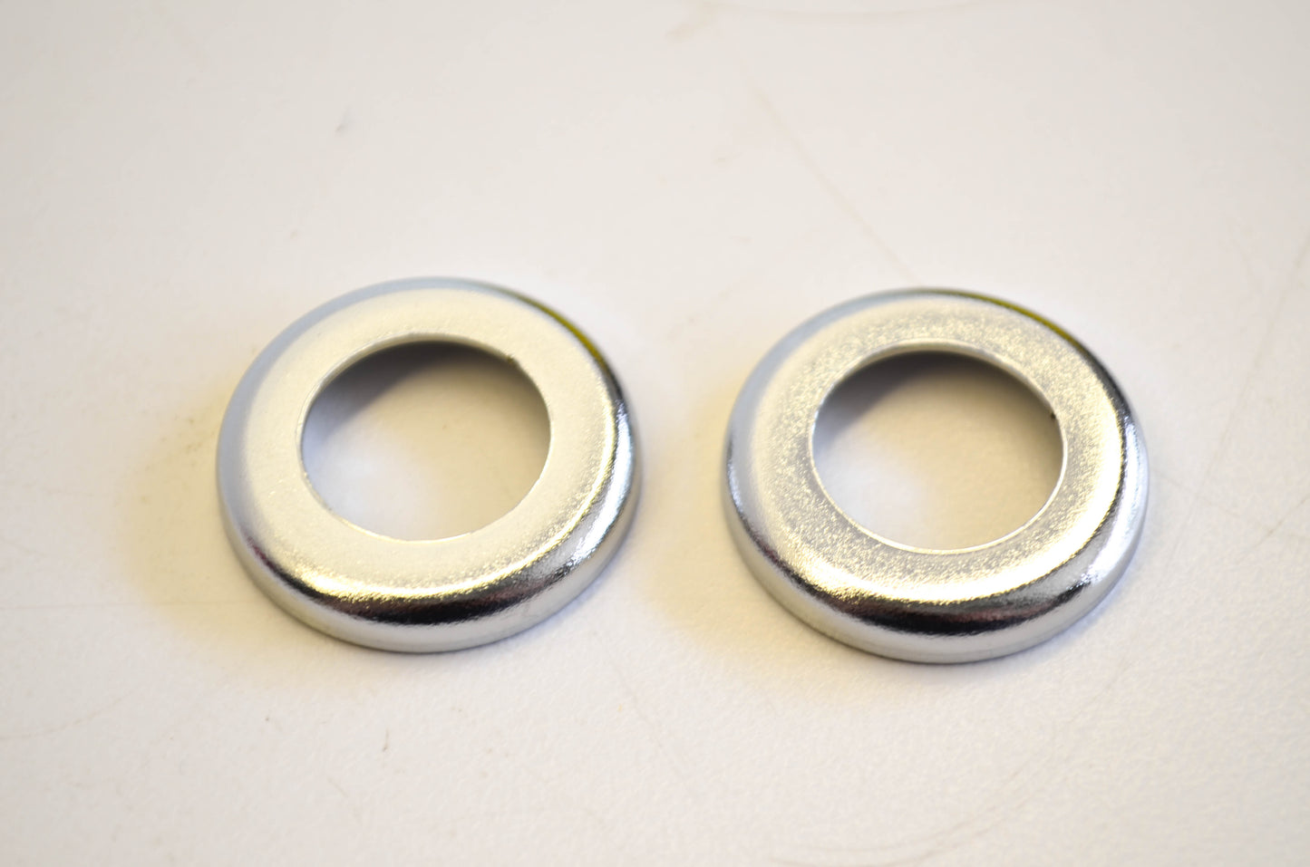 New OEM Kawasaki 92022-1637 Head Cover Bolt Washer Qty 2 NOS