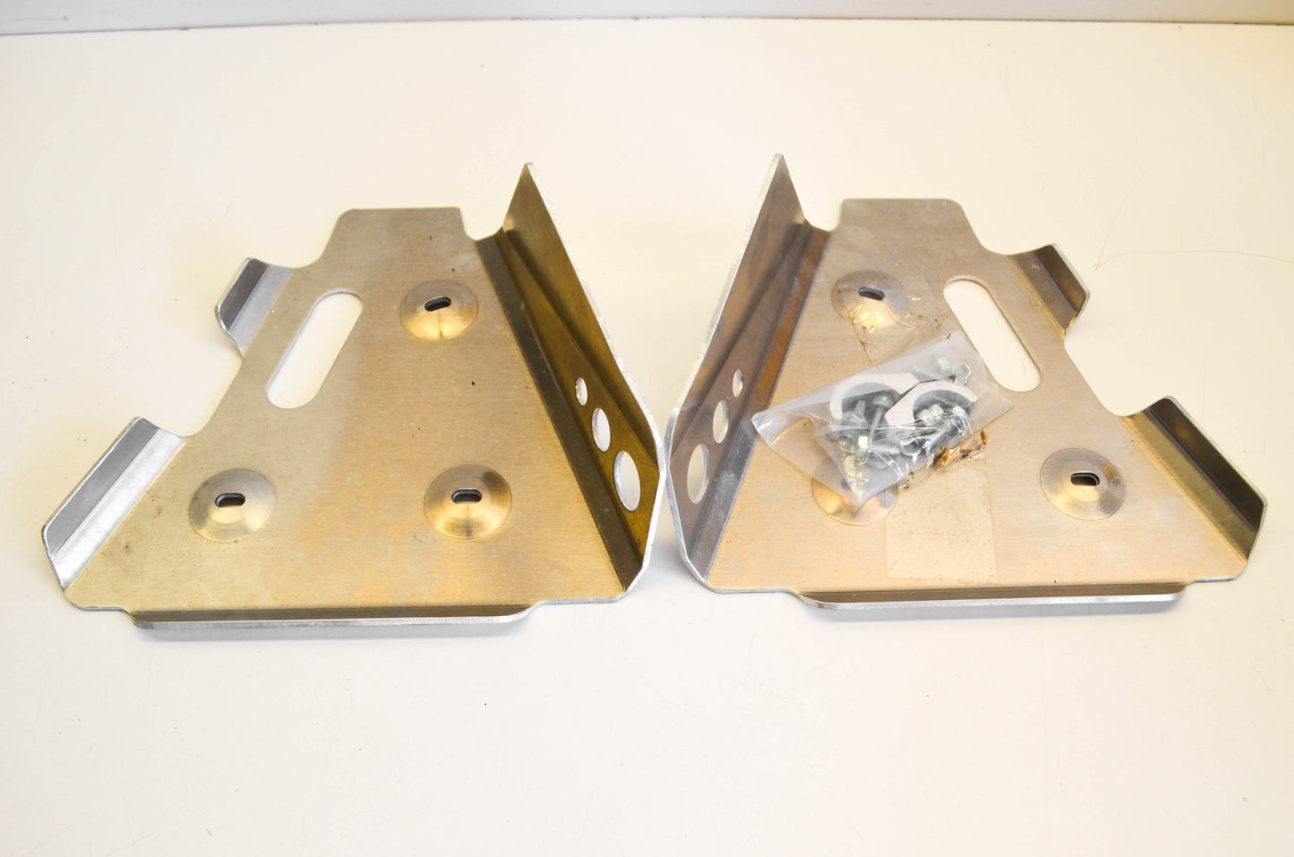 New OEM Yamaha aba-5nd34-10-00 Front A-Arm Skid Plate NOS