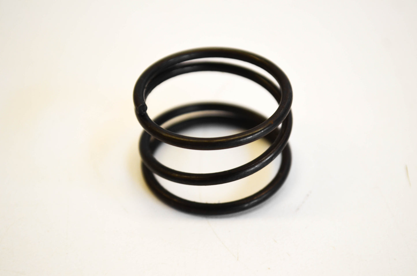New OEM Kawasaki 92081-1018 Oil Filter Spring NOS