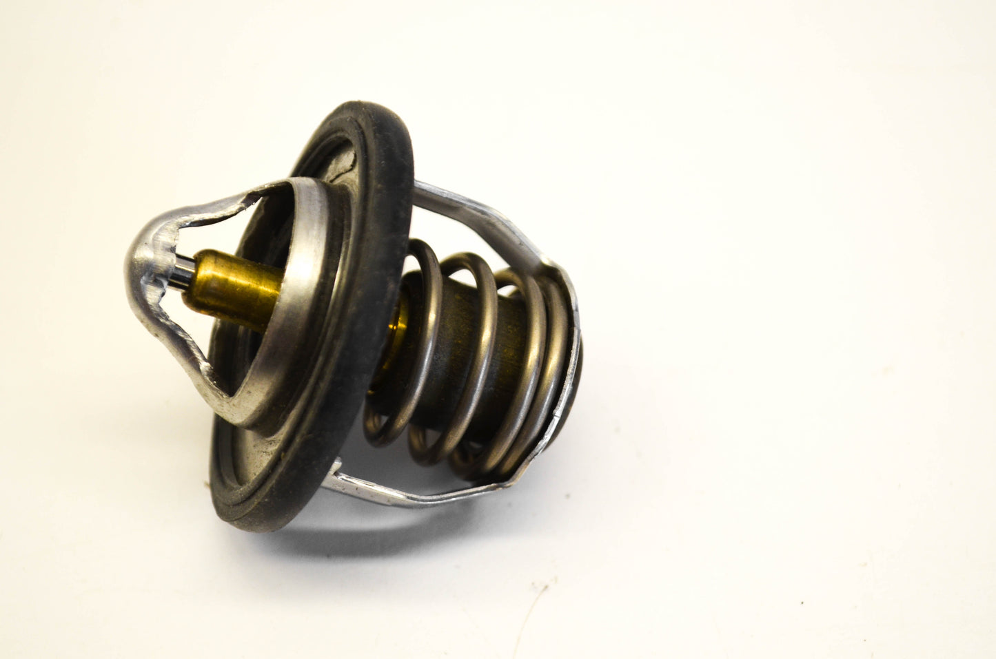 New OEM Suzuki 3007-182 Thermostat NOS