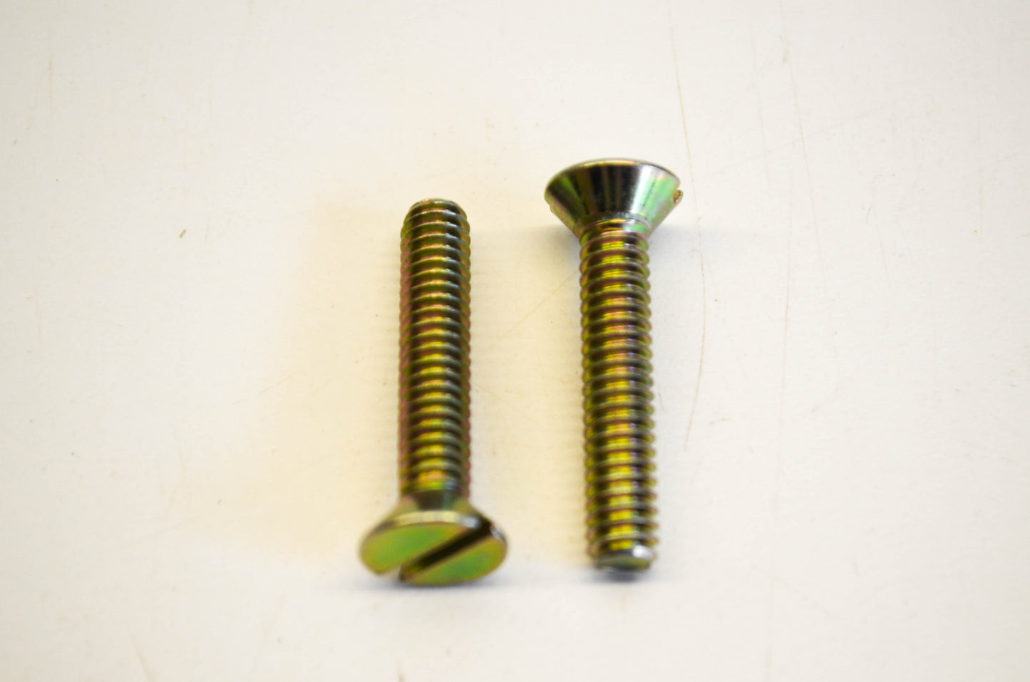 New OEM Arctic Cat 0123-190 Machine Screws Qty 2 NOS