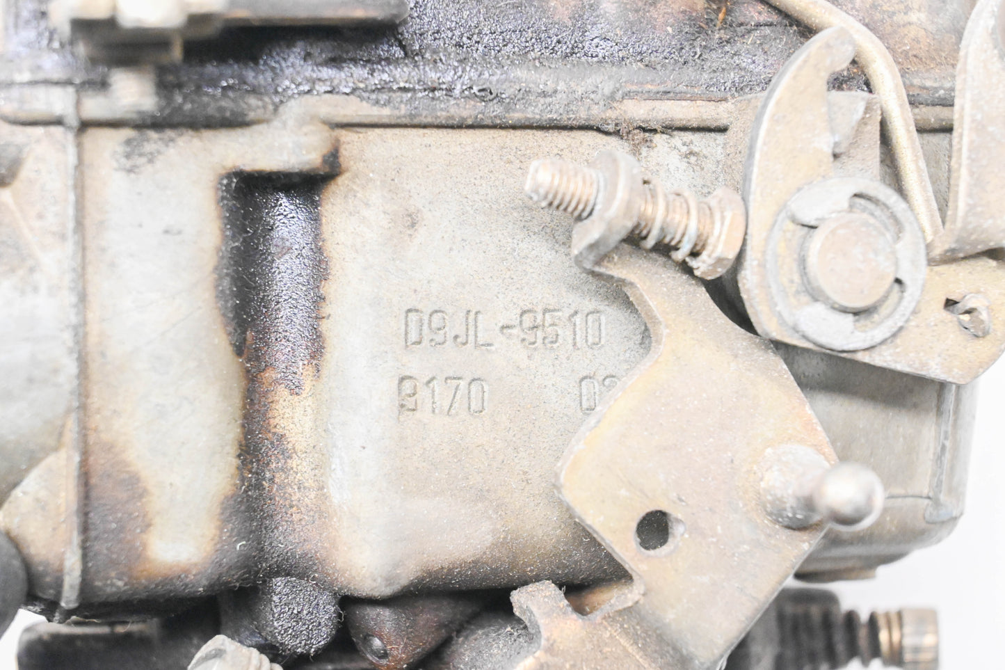 OEM Motorcraft D9JL-9510 Carburetor Assembly
