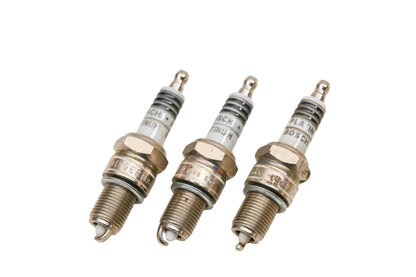 Bosch WR9DP, 0242225553-052, 4220 Platinum Spark Plugs Qty 3 NOS
