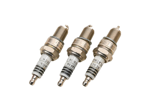 Bosch WR9DP, 0242225553-052, 4220 Platinum Spark Plugs Qty 3 NOS