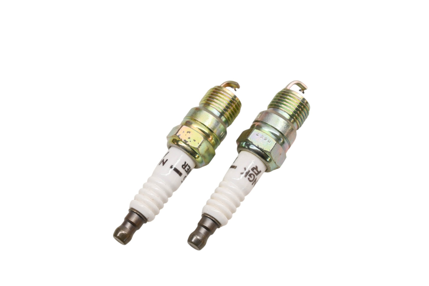 NGK UR5, 2771 V-Power Spark Plugs Qty 2 NOS