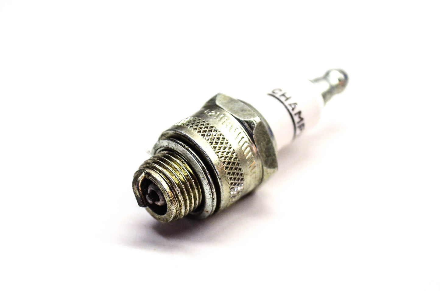Champion RJ19LM, 868 Spark Plug NOS